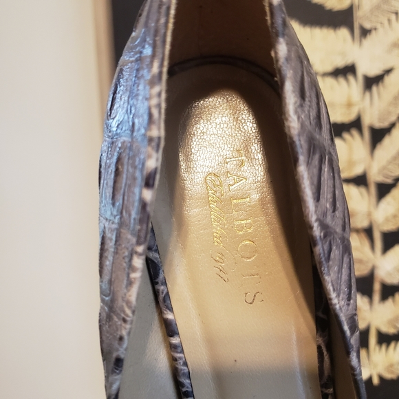 Talbots Gray Crocodile Embossed Pumps - Picture 7 of 10
